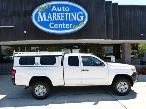 Used 2021 Toyota Tacoma SR image 4
