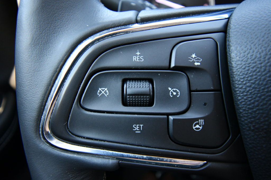 Used 2023 Buick Envision Essence AWD/4WD image 23