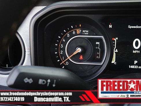 Used 2024 Jeep Gladiator Sport AWD/4WD image 32