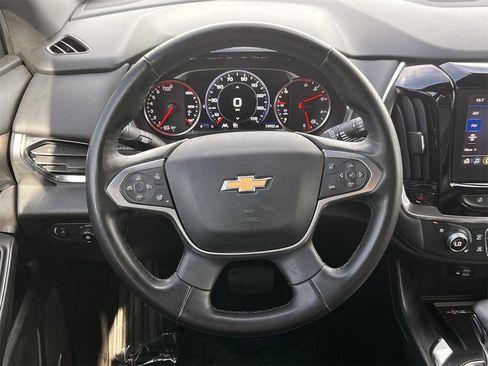 Used 2023 Chevrolet Traverse Premier image 13
