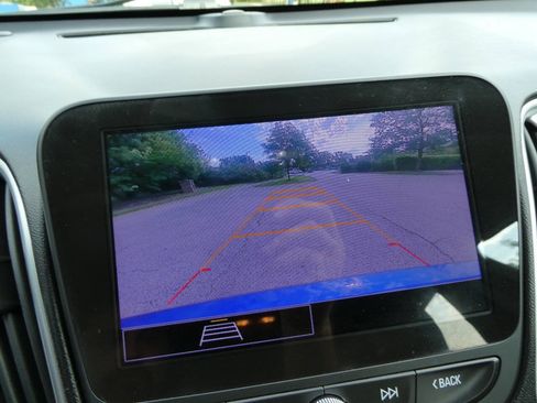Used 2023 Chevrolet Malibu LT FWD image 19