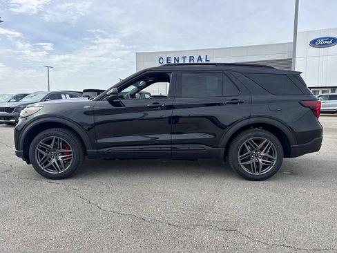 New 2026 Ford Explorer ST-Line w/ ST-Line Street Pack AWD/4WD image 3