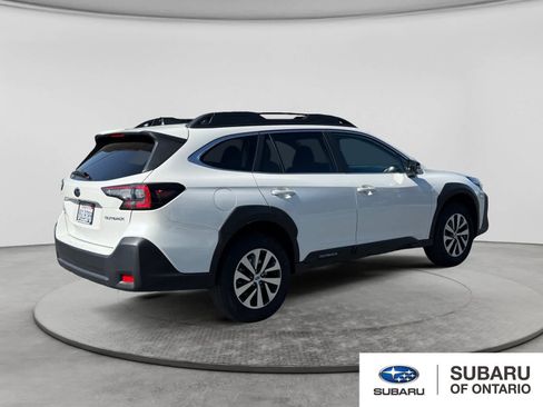 Used 2023 Subaru Outback Premium AWD/4WD image 5