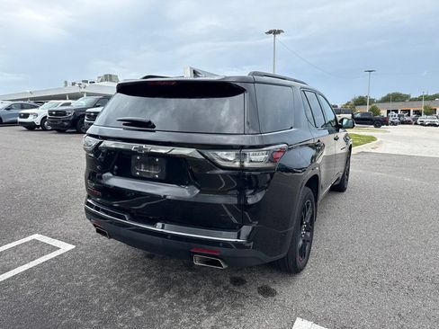 Used 2018 Chevrolet Traverse Premier w/ Redline Edition AWD/4WD image 2