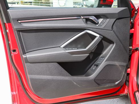 Used 2025 Audi Q3 2.0T Premium w/ Convenience Package image 21