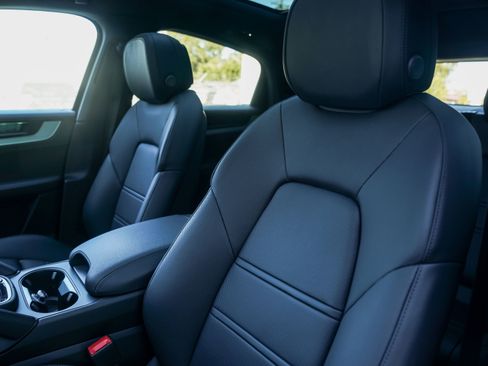 New 2026 Porsche Cayenne E-Hybrid image 5