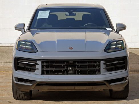 Used 2025 Porsche Cayenne E-Hybrid w/ Premium Package Plus AWD/4WD image 55
