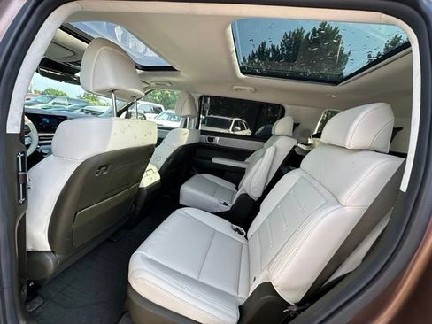 Used 2025 Hyundai Santa Fe Calligraphy AWD/4WD image 17
