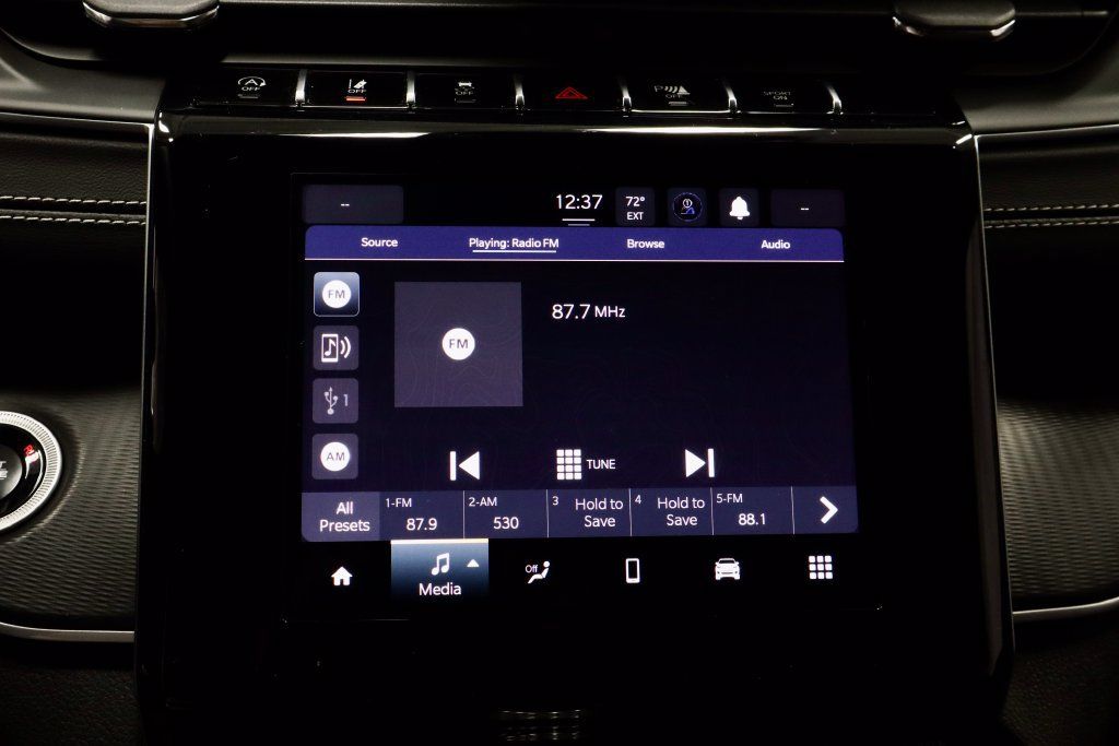 Used 2024 Jeep Grand Cherokee L Laredo w/ Trailer Tow Package AWD/4WD image 3