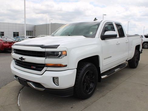 Used 2018 Chevrolet Silverado 1500 LT w/ All Star Edition image 3
