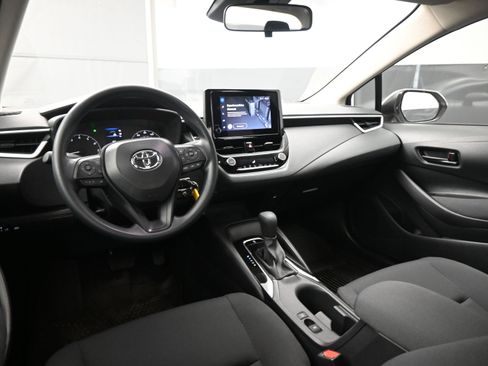 Certified 2025 Toyota Corolla LE image 19