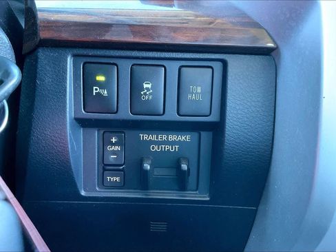 Used 2017 Toyota Tundra Limited image 35