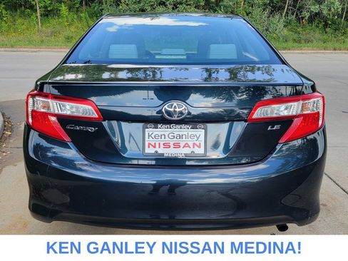 Used 2014 Toyota Camry LE FWD image 4