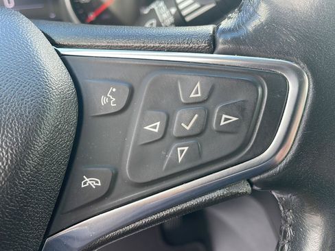 Used 2019 Chevrolet Equinox LT w/ Driver Convenience Package FWD image 17