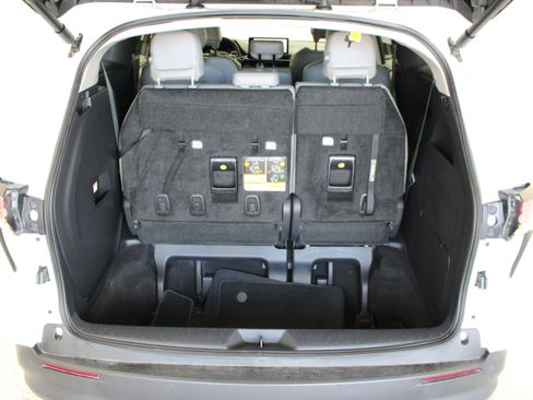 Used 2025 Toyota Sienna XLE FWD image 34