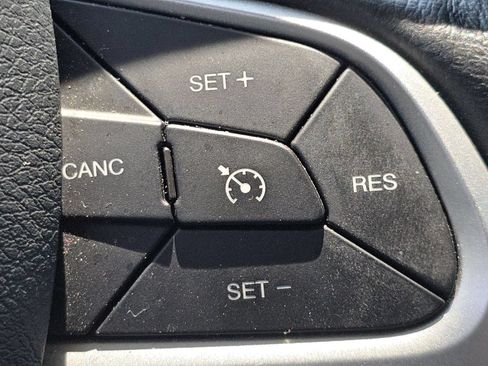 Used 2023 Jeep Renegade Trailhawk w/ Trailhawk Elite Group AWD/4WD image 9