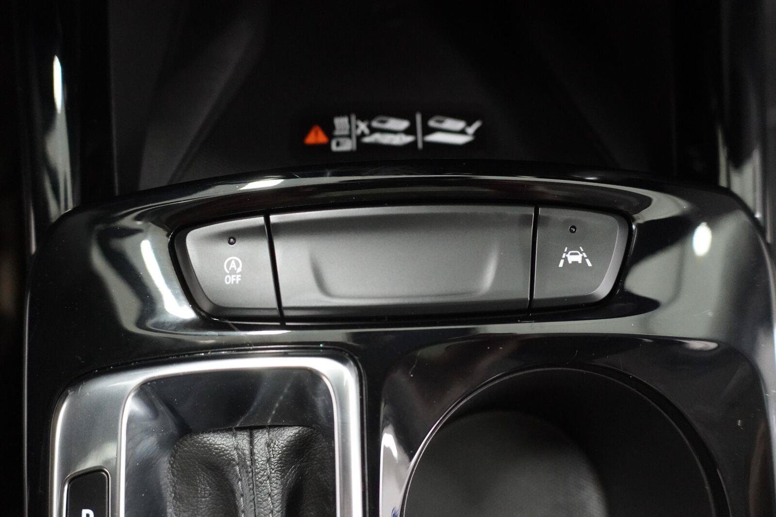 Used 2025 Chevrolet Trax ACTIV w/ Sunroof Package FWD image 19