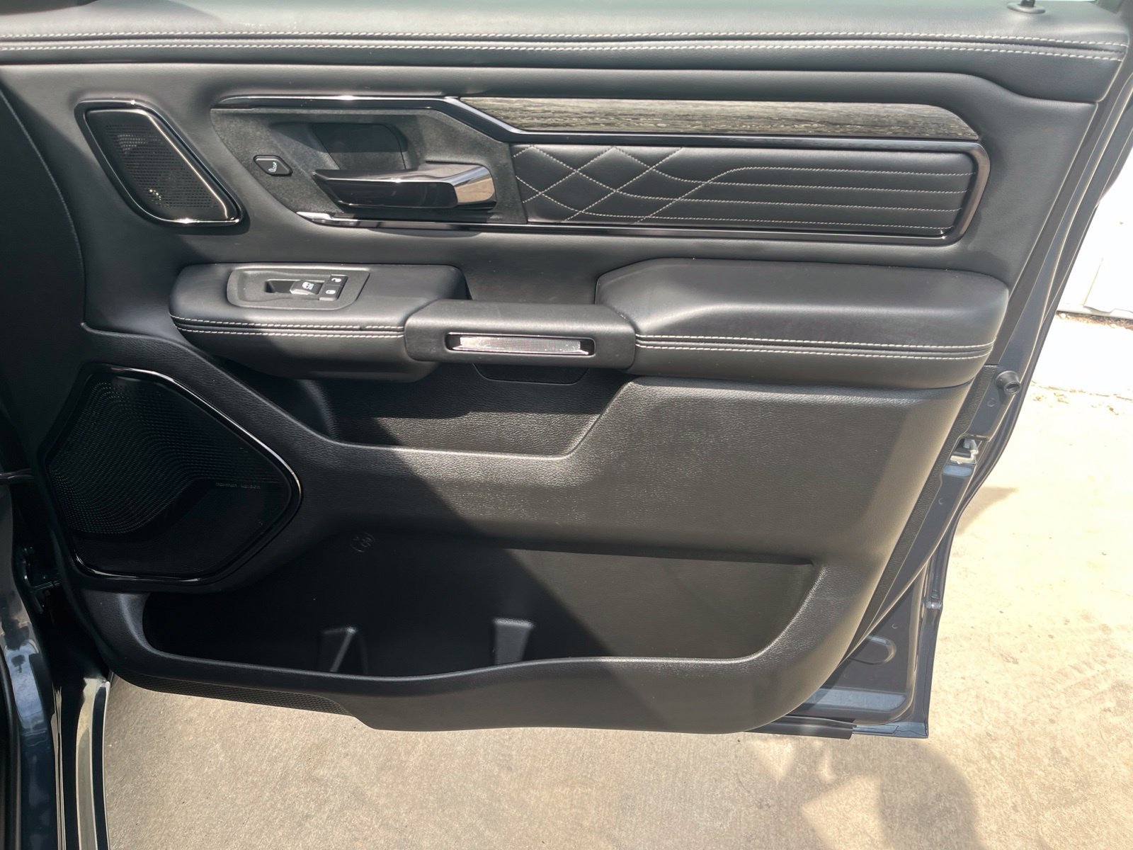Used 2026 RAM 1500 Limited AWD/4WD image 17