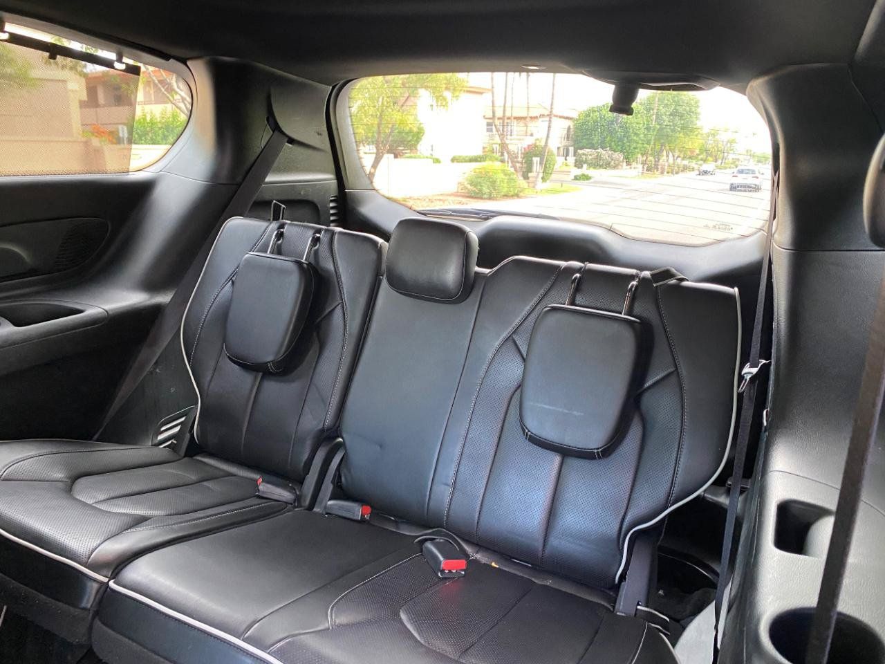 Used 2025 Chrysler Pacifica Limited FWD image 37