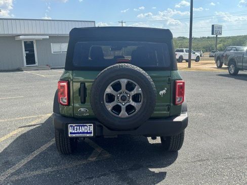 New 2025 Ford Bronco 4-Door image 7
