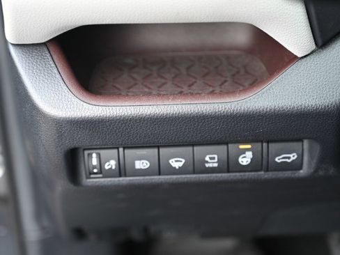 Used 2021 Toyota RAV4 Limited image 24