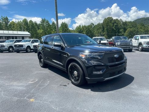 New 2025 Ford Explorer 4WD Police Interceptor image 3