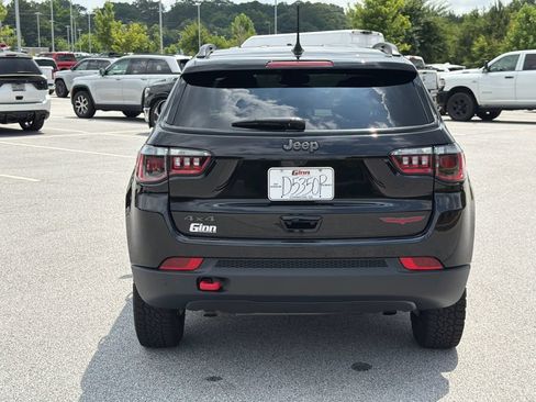 Used 2025 Jeep Compass Trailhawk AWD/4WD image 6