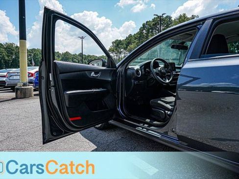 Used 2019 Kia Forte LXS FWD image 18