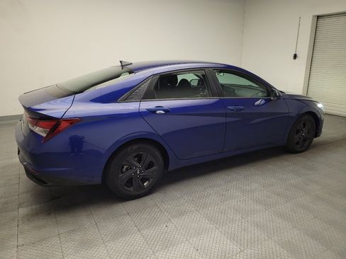 Used 2022 Hyundai Elantra SEL w/ Preferred Accessory Package FWD image 10
