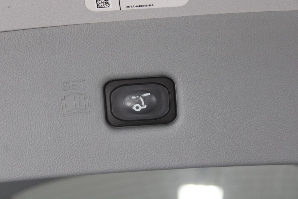 Used 2019 Lincoln Nautilus Reserve FWD image 16