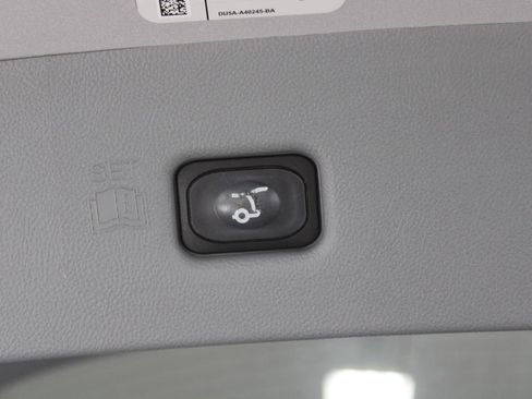 Used 2019 Lincoln Nautilus Reserve FWD image 16