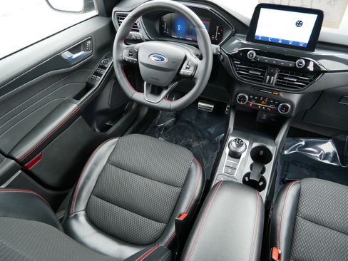 Used 2023 Ford Escape ST-Line image 9