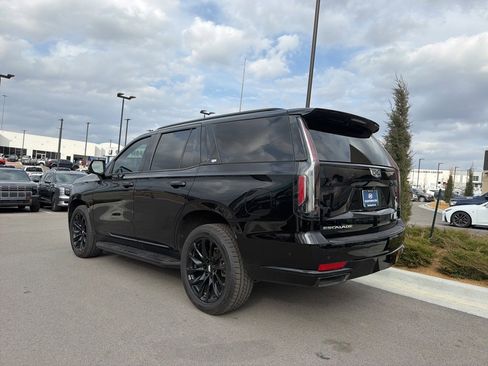 Used 2021 Cadillac Escalade Sport w/ LPO, Illumination Package image 5