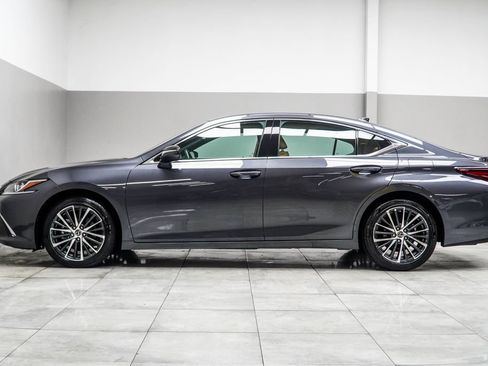 Used 2025 Lexus ES 350 w/ Premium Package FWD image 9