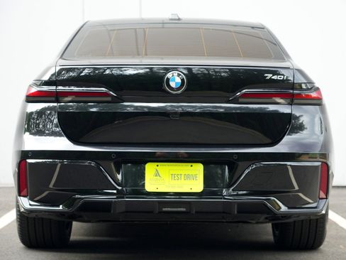 Used 2023 BMW 740i RWD image 10