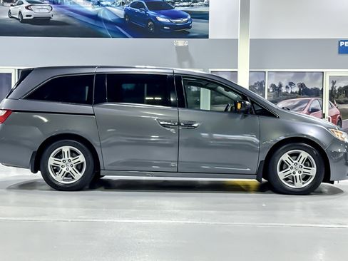 Used 2013 Honda Odyssey Touring Elite image 8