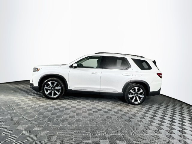 Used 2024 Honda Pilot Elite image 3