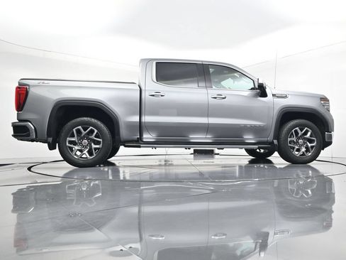 Used 2024 GMC Sierra 1500 SLT w/ SLT Premium Plus Package AWD/4WD image 29