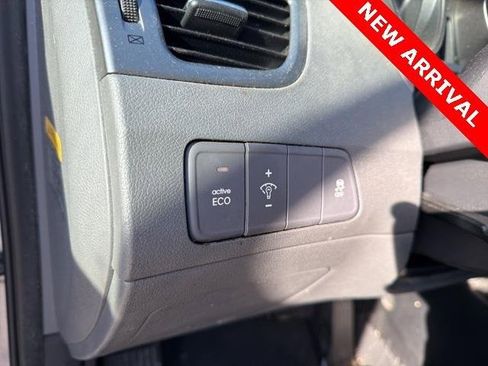 Used 2015 Hyundai Elantra SE w/ Option Group 02 image 16