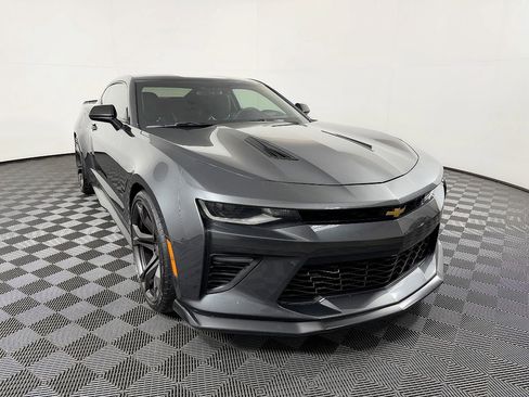 Used 2018 Chevrolet Camaro SS image 4