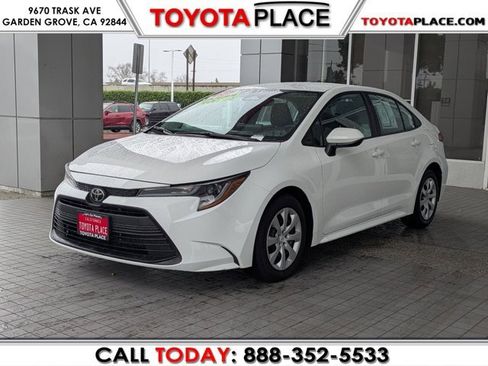 Used 2024 Toyota Corolla LE image 1