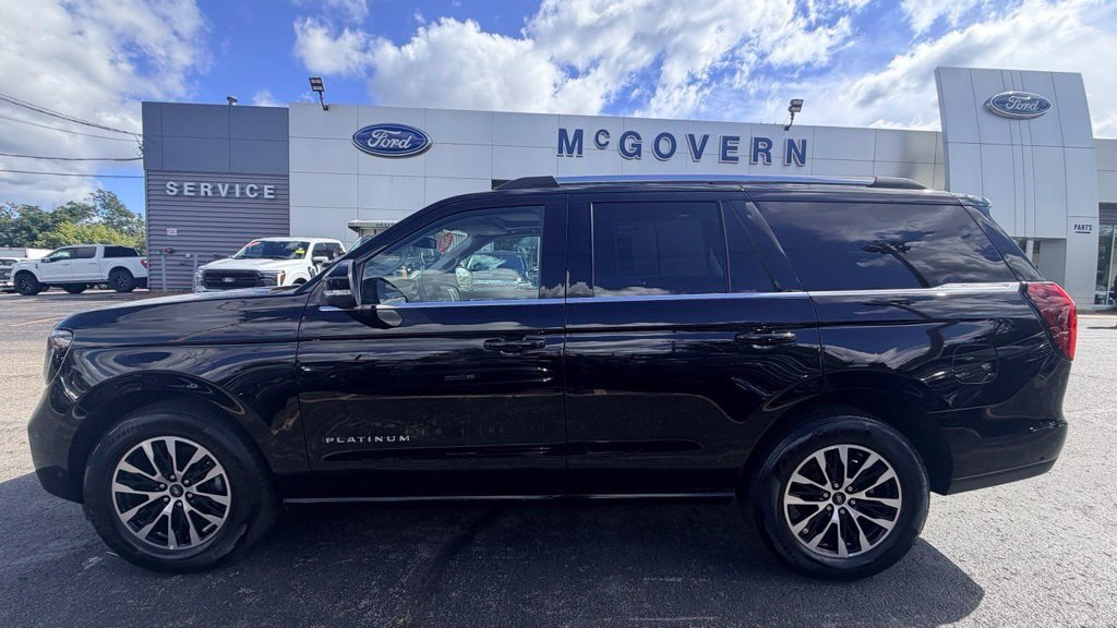 Used 2025 Ford Expedition Platinum AWD/4WD image 4