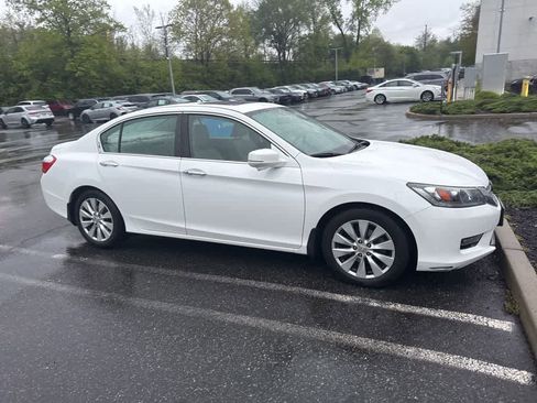 Used 2015 Honda Accord EX image 12
