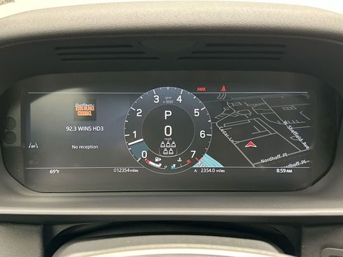 Certified 2025 Land Rover Discovery S AWD/4WD image 32