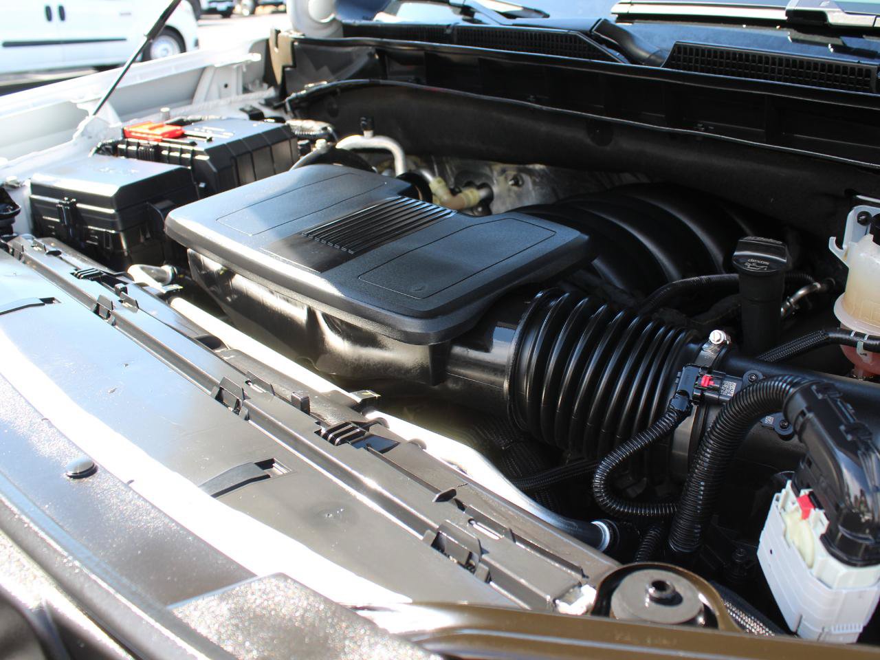 Used 2025 GMC Yukon Denali RWD image 13