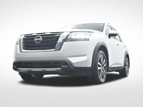 Used 2025 Nissan Pathfinder Platinum FWD image 42
