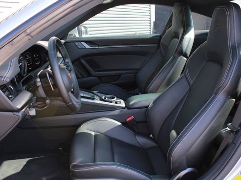 Used 2024 Porsche 911 Carrera S image 5