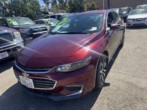 Used 2016 Chevrolet Malibu LT FWD image 2