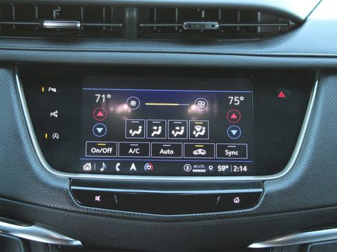 Used 2022 Cadillac XT5 Premium Luxury w/ Technology Package image 10