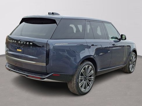 New 2026 Land Rover Range Rover SE image 3